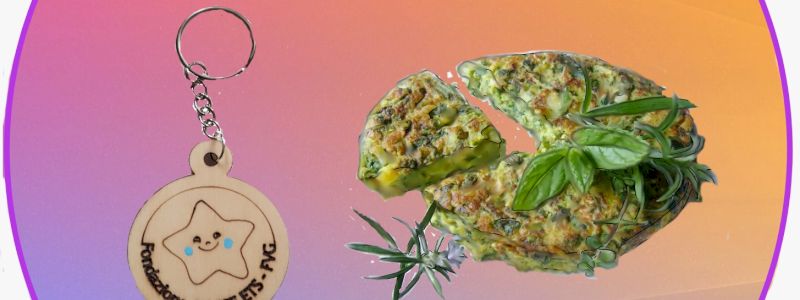 * Libretto ALBO STELLARE  + Partachiavi in legno con incisioni + Frittata con le erbette