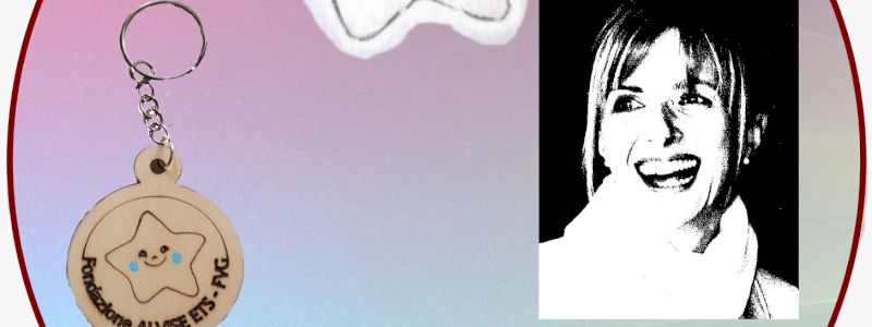 RITRATTO inedito con dedica formato A4 da foto  + STELLINA di STOFFA portafortuna + PORTACHIAVI in legno con incisione + Frittata con Erbette