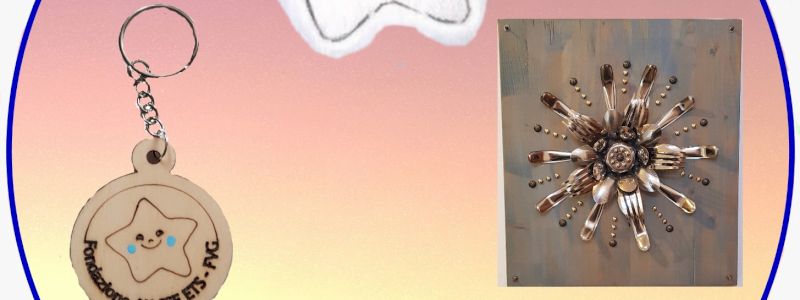 OPERA D'ARTE  inedita con le posate dei  Nonni Ferrari +  STELLINA di Stoffa +  PORTACHIAVI in legno inciso + FRITTATA con le Erbette