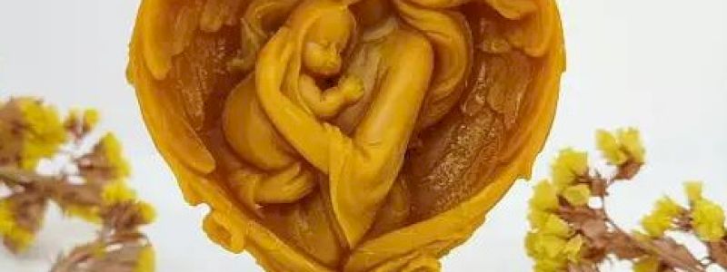 La candela fatta a mano e ringraziamento su canali social