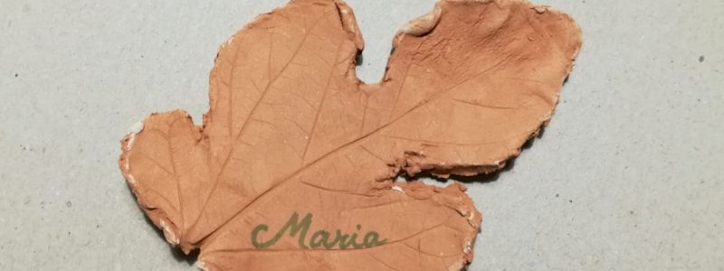 Foglia in terracotta personalizzata con il tuo nome