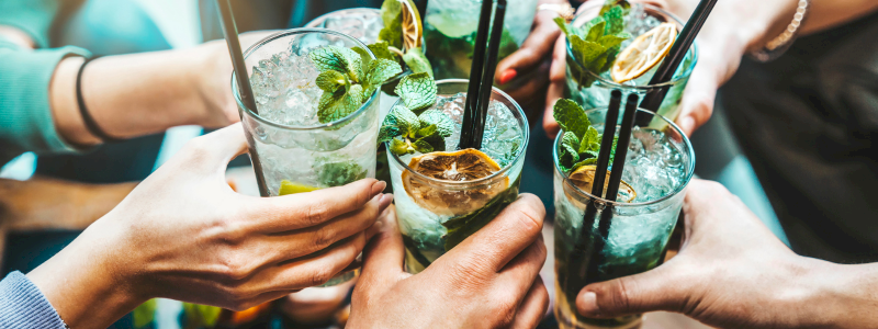 UN APERITIVO CON NOI