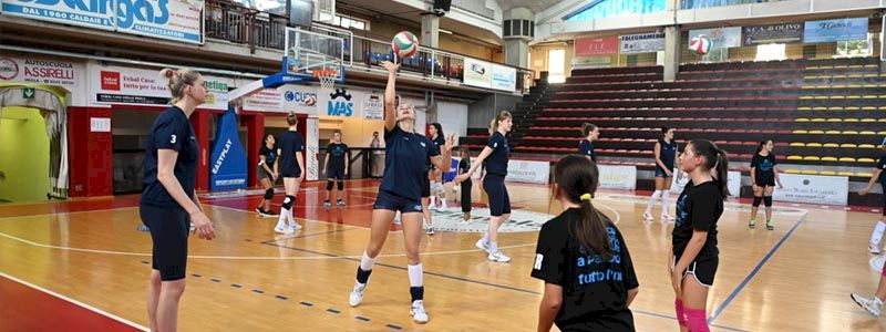 Gioca con le atlete di serie A e invito per l'ingresso nei due giorni della manifestazione