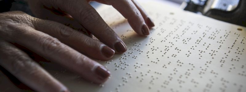 Giallo - Lezione di Braille