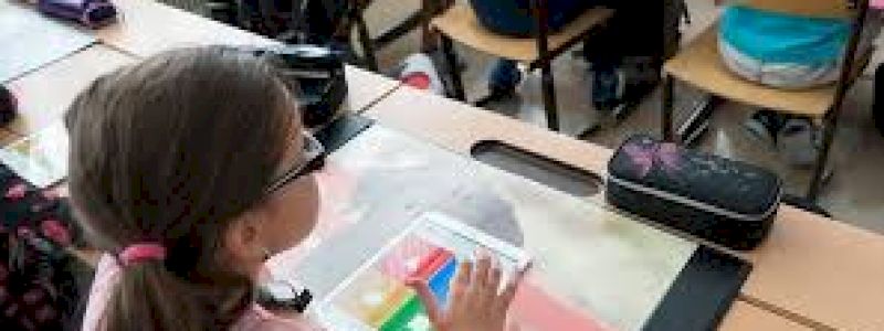 Lezione a studenti di scuola primaria