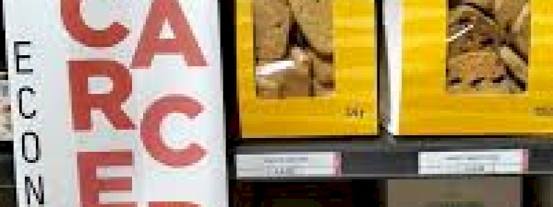 UNA BORSA DI PRODOTTI DAL LABORATORIO DI PASTICCERIA DEL CARCERE