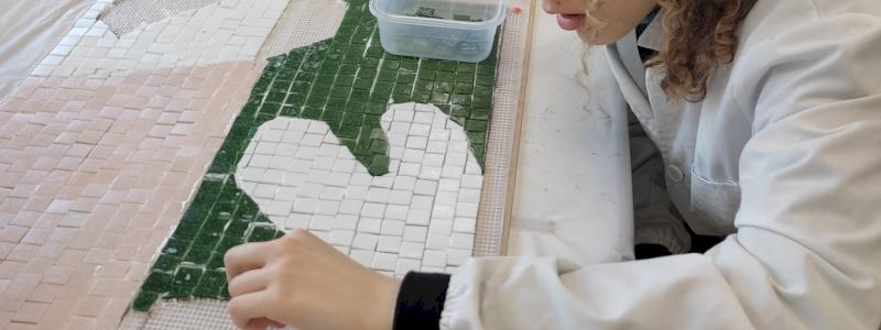porta l\'arte degli artigiani del mosaico nella scuola