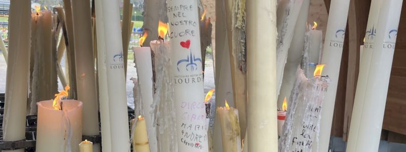 Una candela  alla grotta per Voi