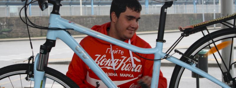 FELPA, MAGLIETTA, RIPARAZIONE, IL TUO NOME SUL NOSTRO GAZEBO E UN CAFFÈ