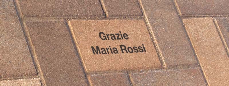 Mattonella nominativa  e ringraziamenti sul sito