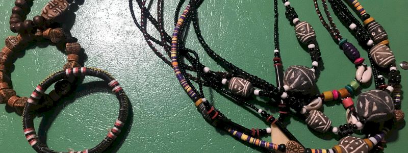 Braccialetto o collana