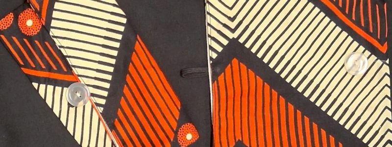 Stile Interculturale: La Pochette in Tessuto Wax