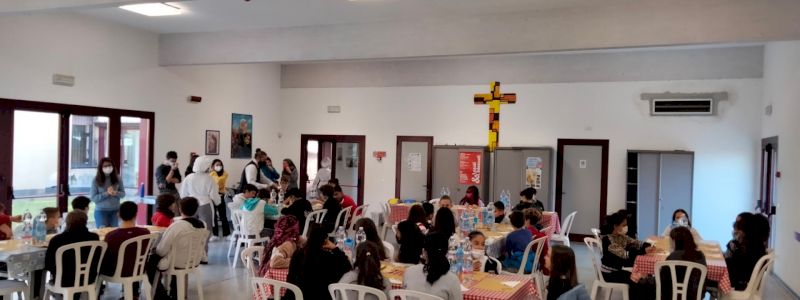 Entra! Pranzo e pomeriggio con noi!