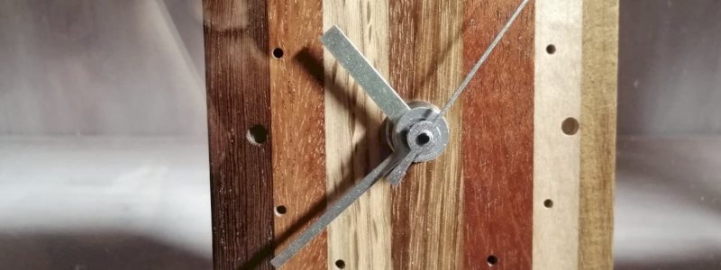 OROLOGIO DA TAVOLO IN LEGNO